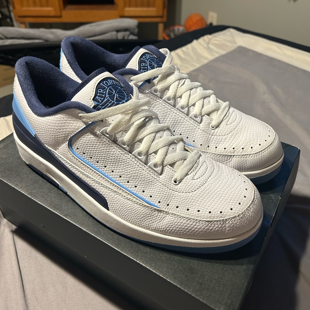 Jordan 2 Retro Low University Blue (2016)